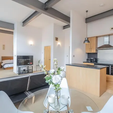 Modern 1 Bedroom *