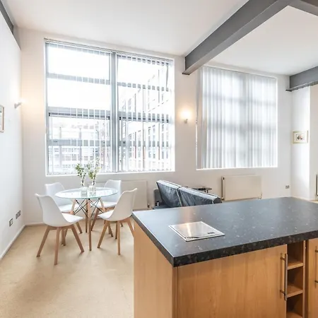 Modern 1 Bedroom Apartment Birmingham